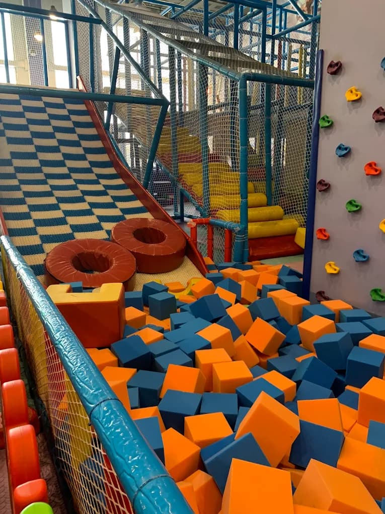 en-centers-first-fold-bg
